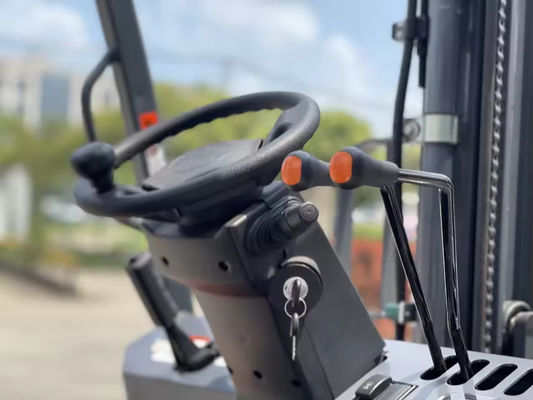 5 Ton Rough Terrain Forklift With Japanese Engine Forklift For Sale