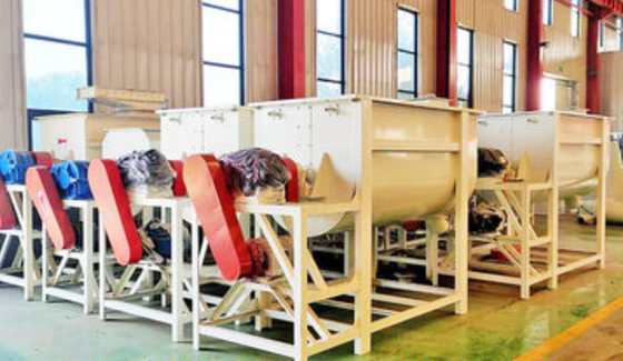 Horizontal Anti-Corrosion Livestock Feed Mixer Low Maintenance Farm Feed Blending Machine With Safe Rounded Edge