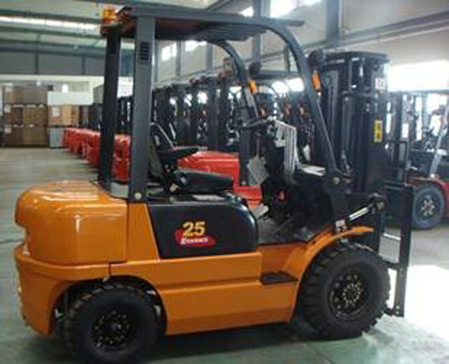 CPCD20 2 Ton 20km/H Four Wheel Drive Forklift with diesel engine